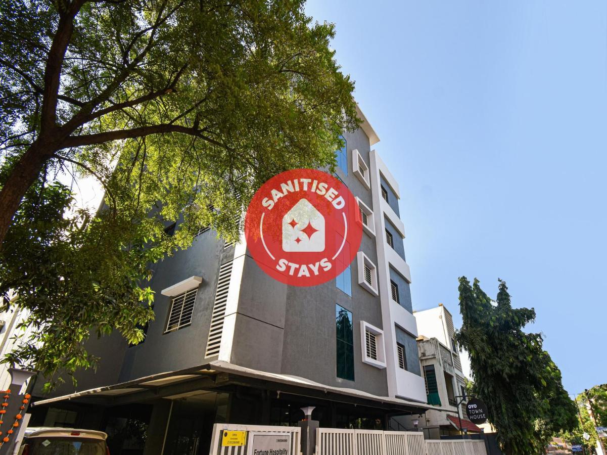 Oyo Townhouse 498 Hotel Western Nagpur Ngoại thất bức ảnh